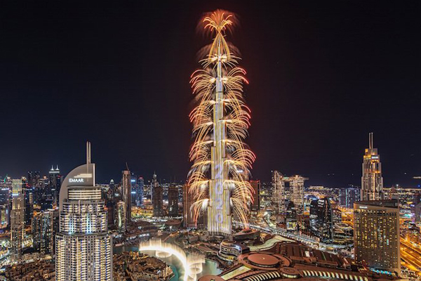 BURJ KHALIFA WILL HAVE FIREWORKS AND LIGHT SHOW TO RING IN THE NEW YEAR