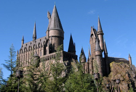 HARRY POTTER-THEMED LAND IS COMING TO WARNER BROS WORLD ABU DHABI